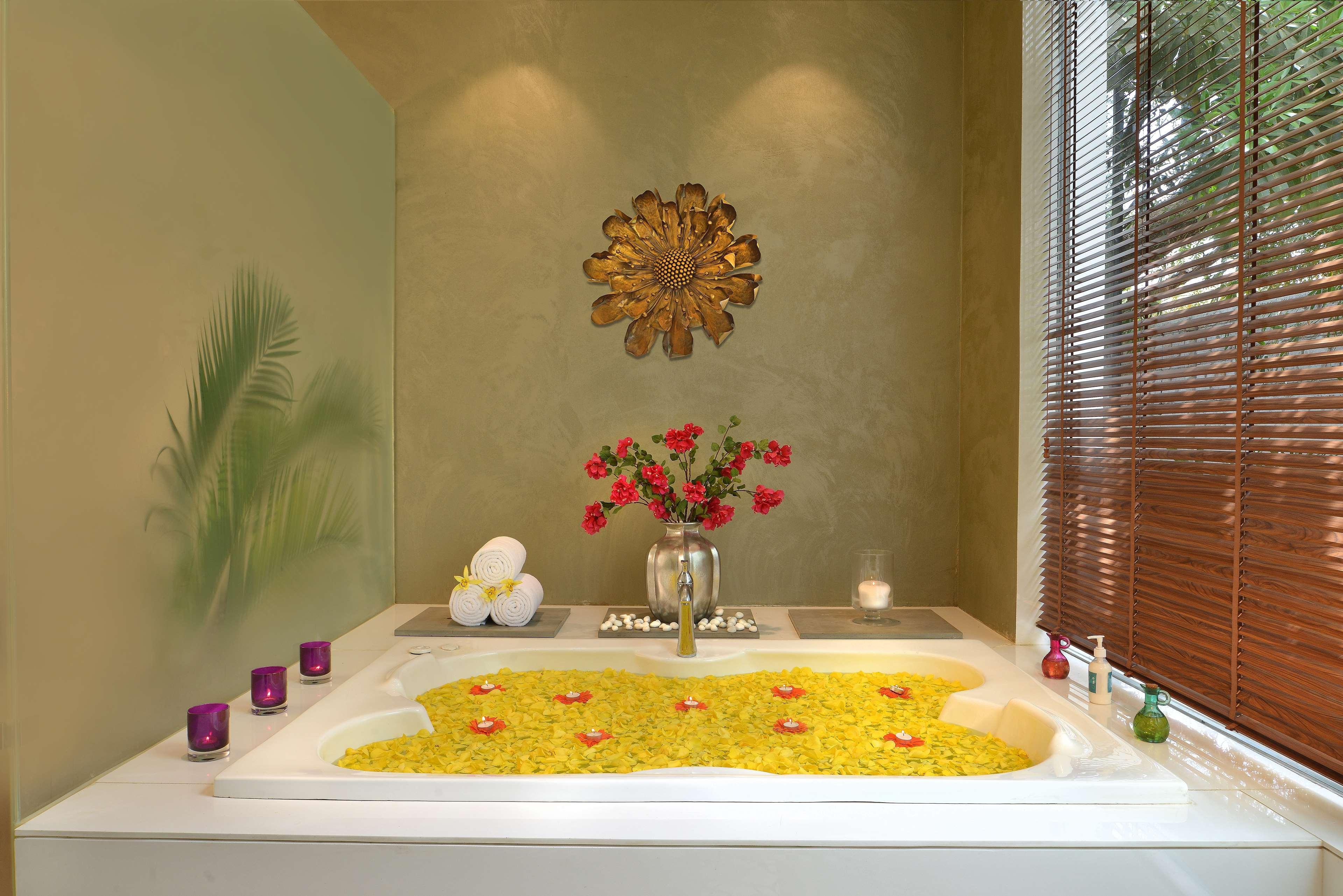 Radisson Jass Hotel, Khajuraho Ngoại thất bức ảnh