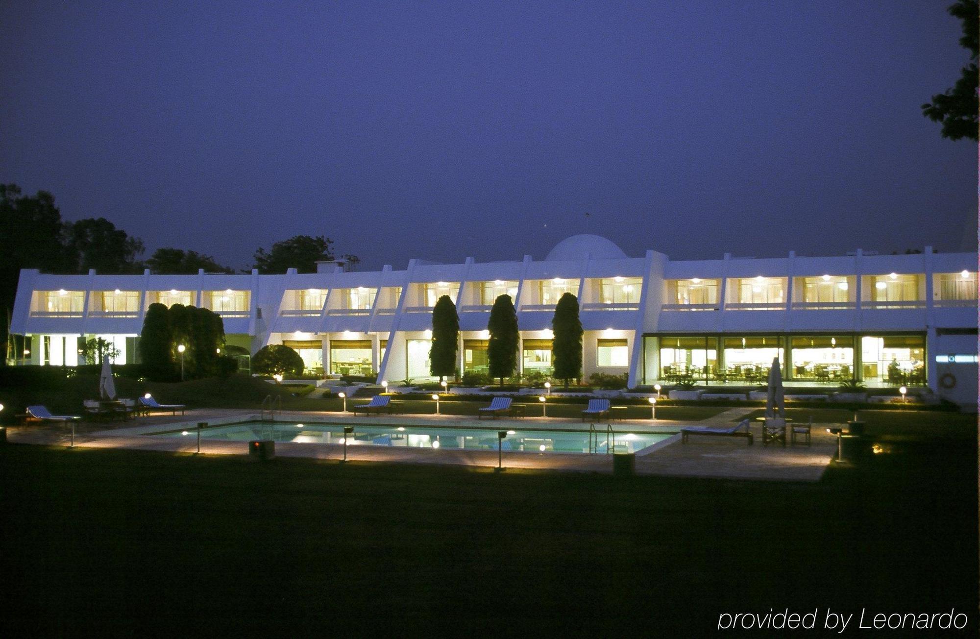 Radisson Jass Hotel, Khajuraho Ngoại thất bức ảnh