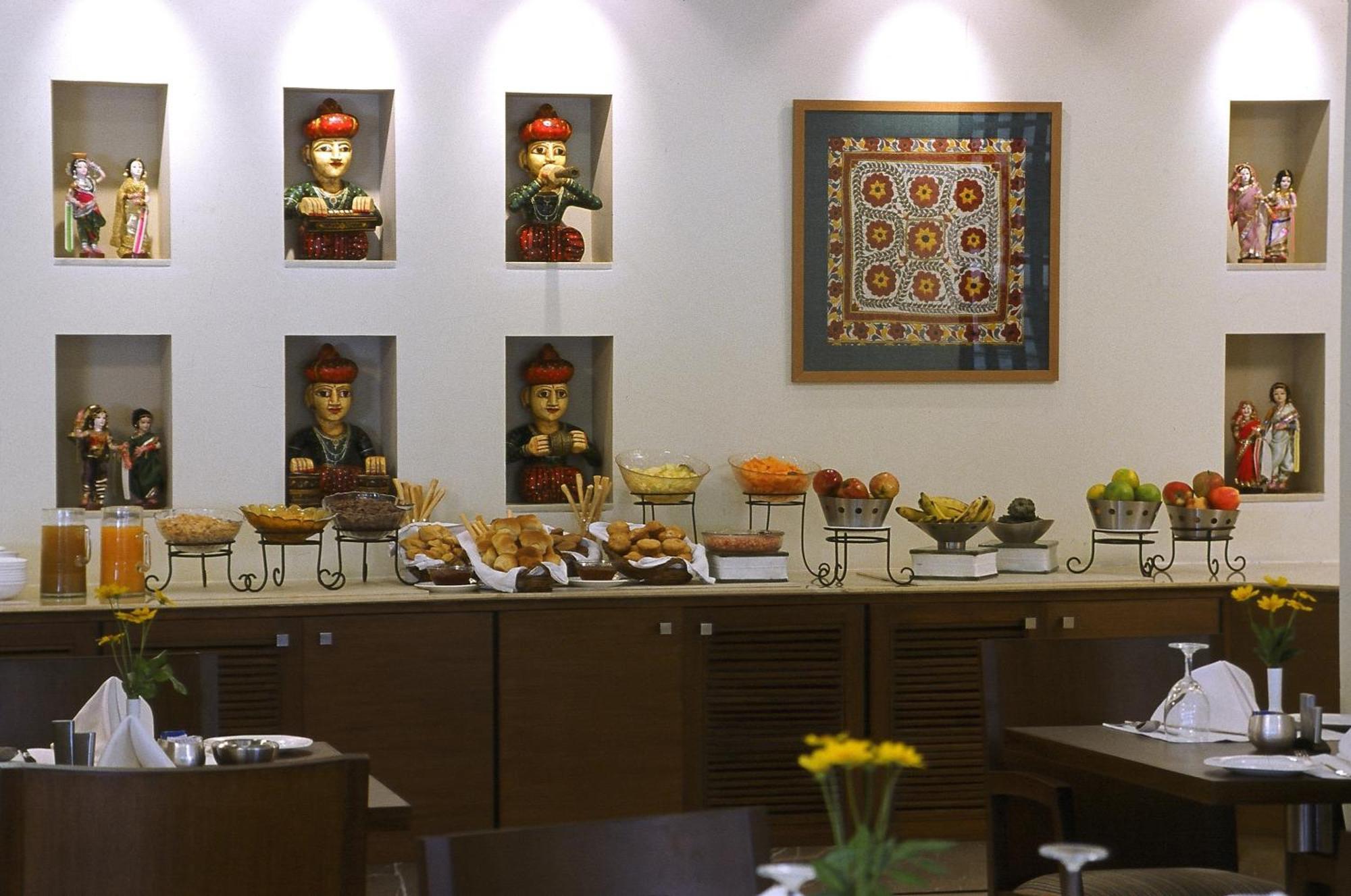 Radisson Jass Hotel, Khajuraho Ngoại thất bức ảnh