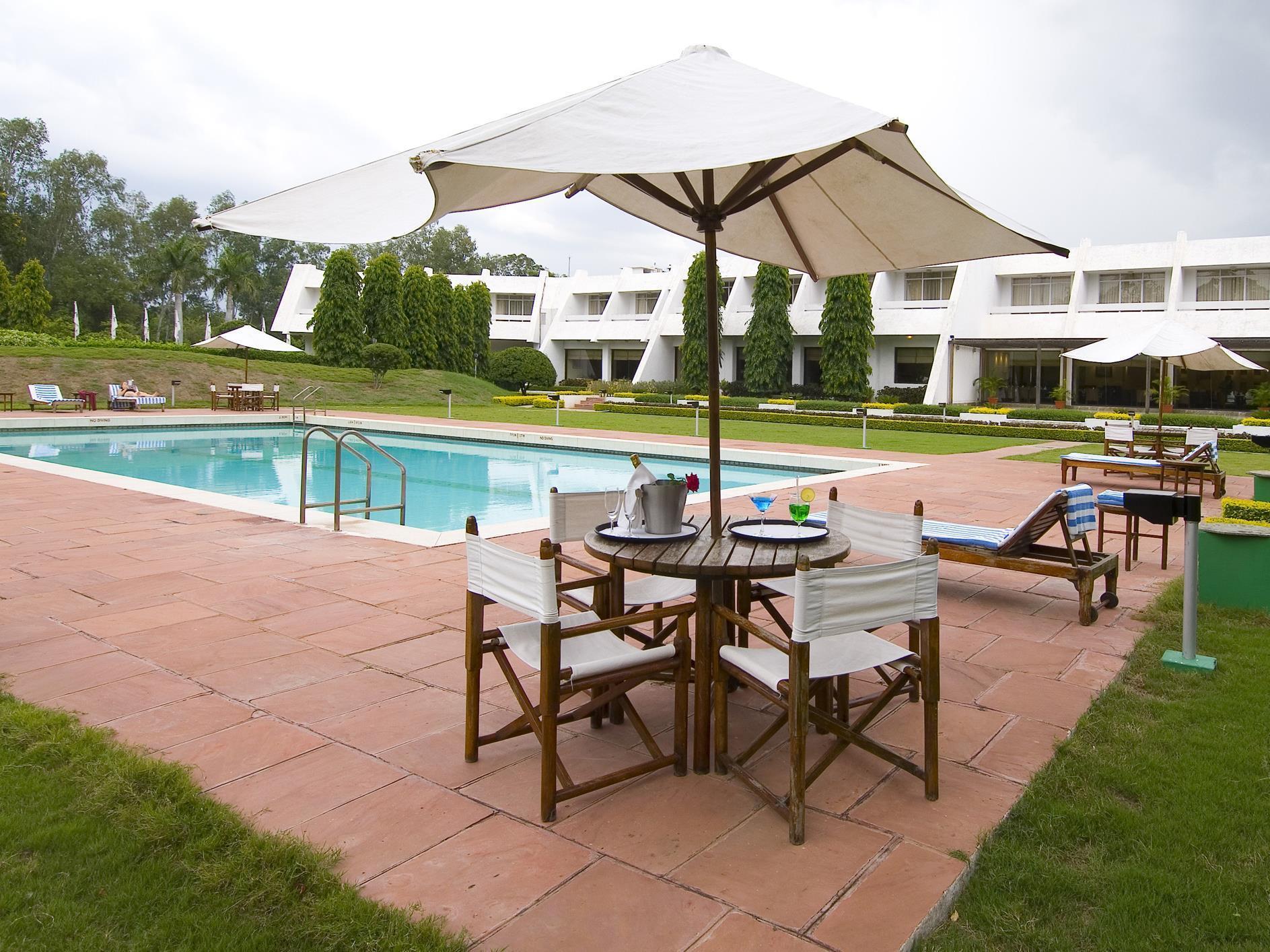 Radisson Jass Hotel, Khajuraho Ngoại thất bức ảnh