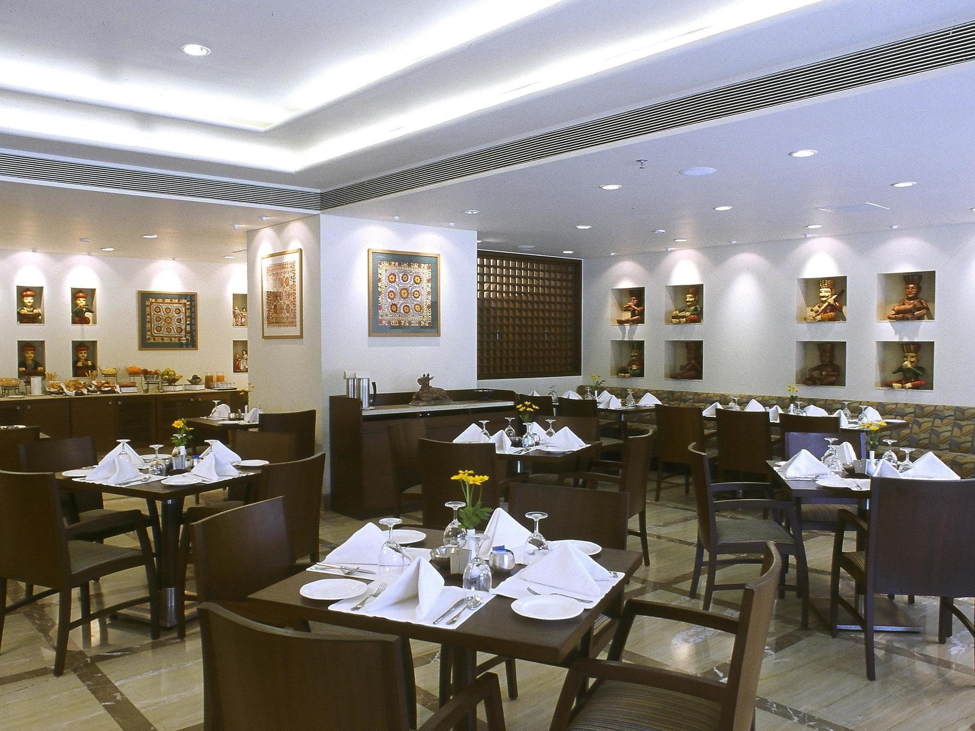 Radisson Jass Hotel, Khajuraho Ngoại thất bức ảnh