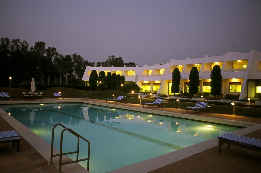 Radisson Jass Hotel, Khajuraho Ngoại thất bức ảnh